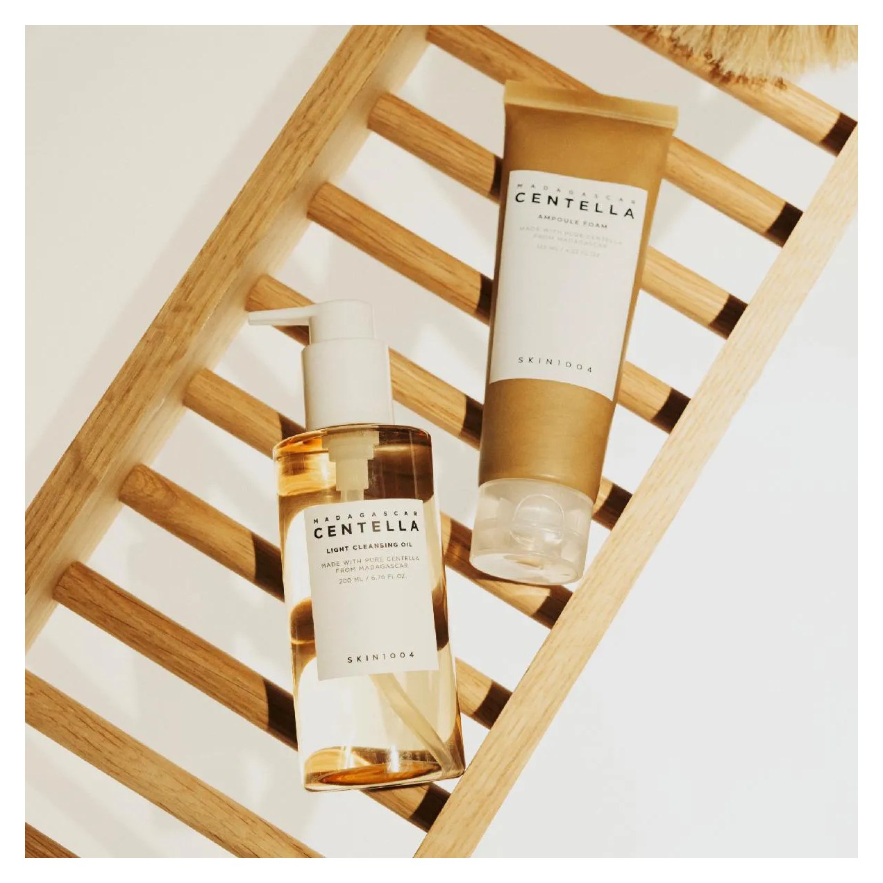 Kit Facial Skin 1004 Madagascar Centella Oléo de Limpeza Light Cleansing Oil 200ml + Espuma de Limpeza Ampoule Foam 125ml
