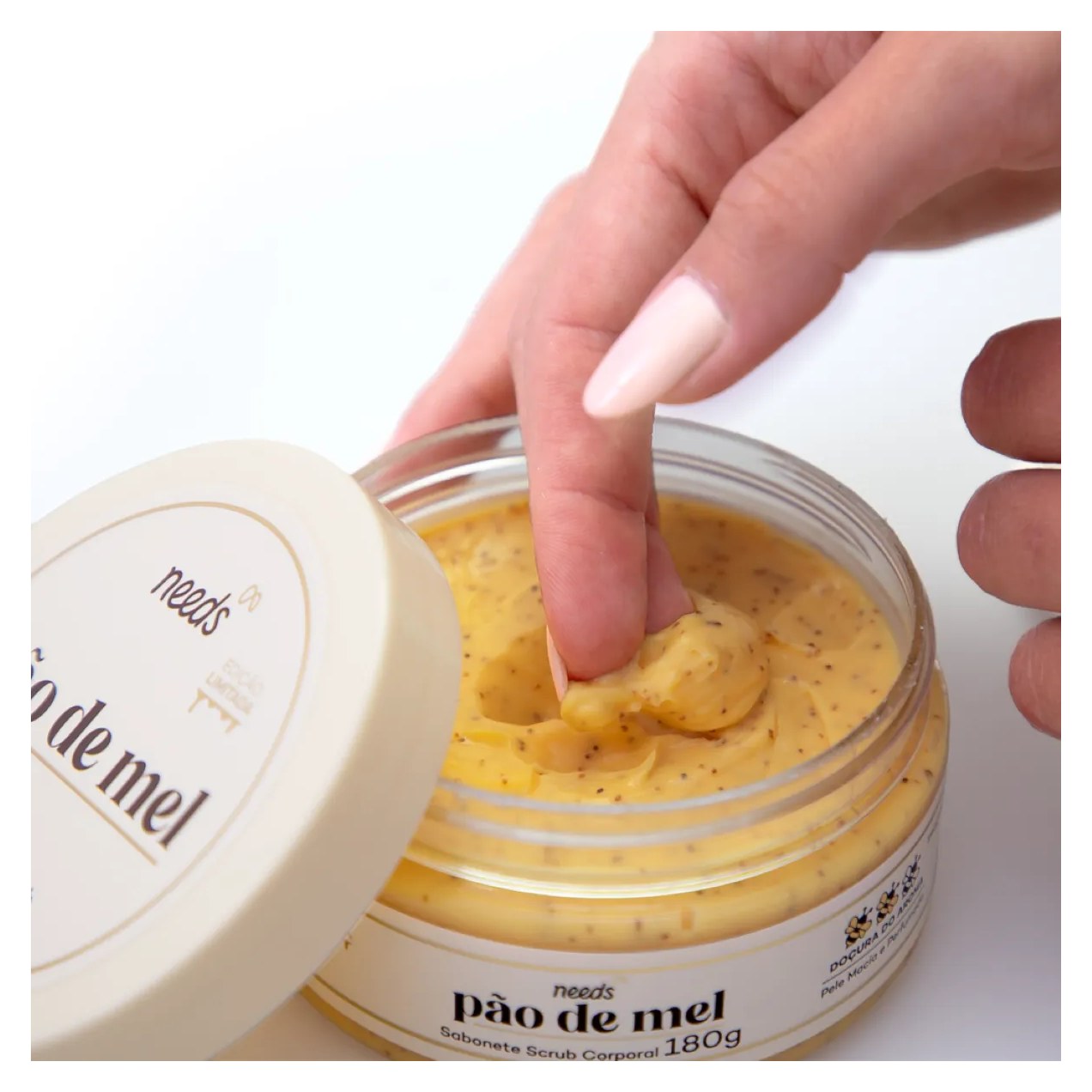 Kit Sabonete Esfoliante Scrub Corporal Needs Pão de Mel 180g + Esponja Vegetal